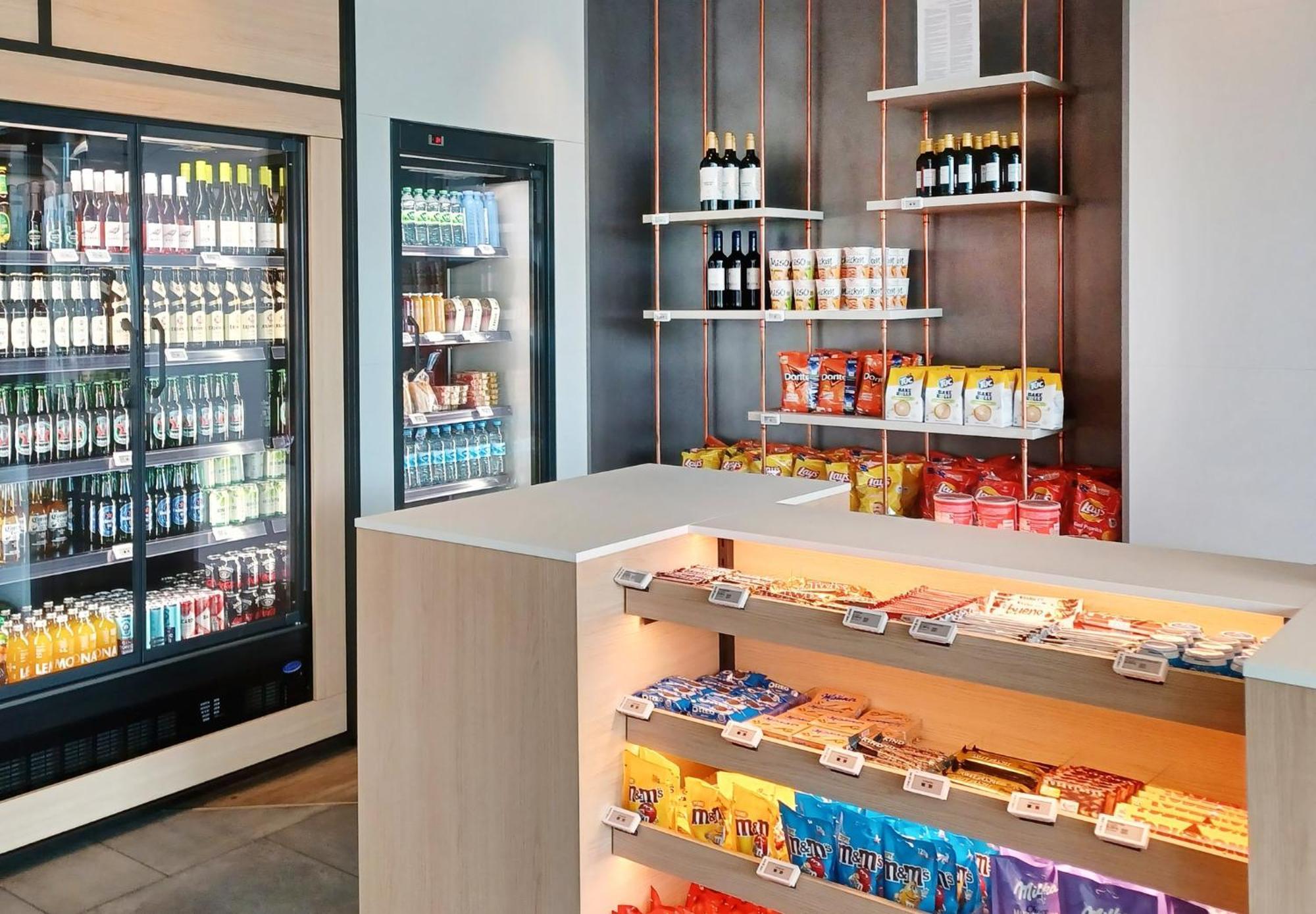 Candlewood Airport By Ihg 3*